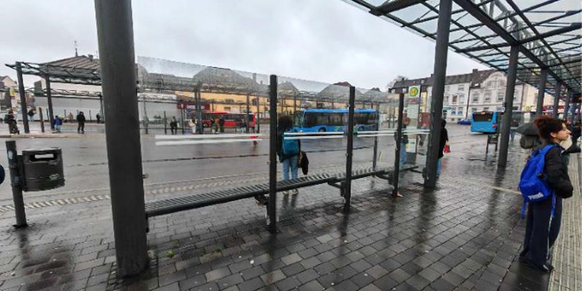 Beleuchtung und Witterungs&shy;schutz am ZOB Velbert